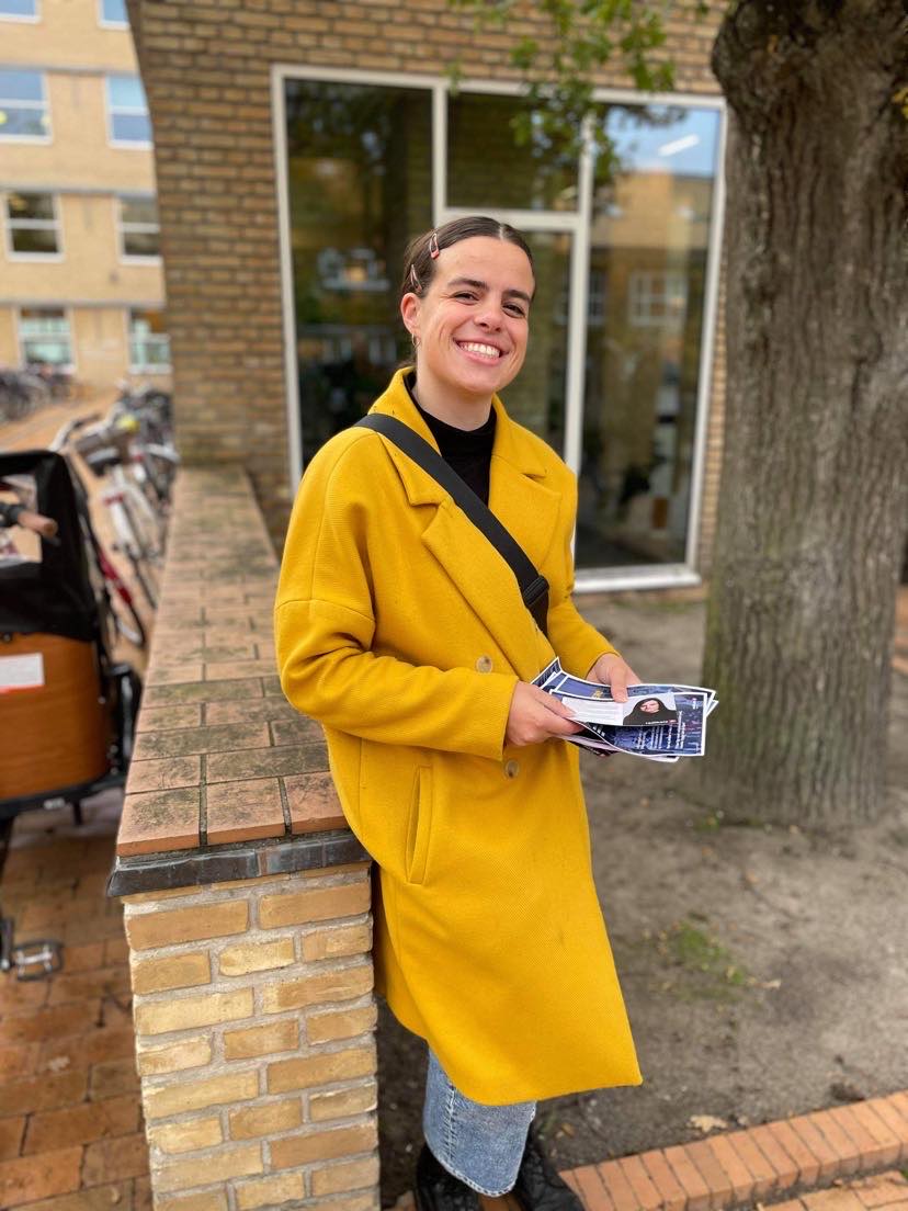 Josefine Schlosser uddeler foldere