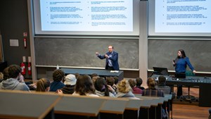 Martin Lidegaard besøger DTU i forbindelse med medlemsmøde i Københavns Omegns Storkreds